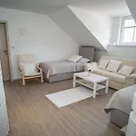 شقة Apartmanovy Dum Sklipek *