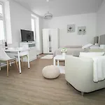Apartmanovy Dum Sklipek تروتنوف