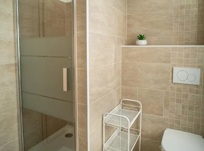 Apartmanovy Dum Sklipek * 特鲁特诺夫